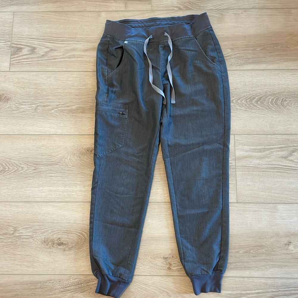 figs cargo gray scrub pants